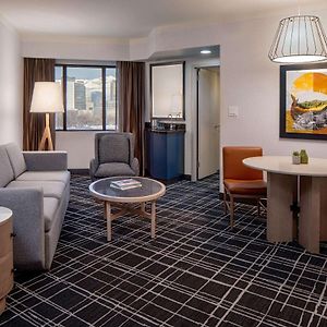One-Bedroom Corner King Suite